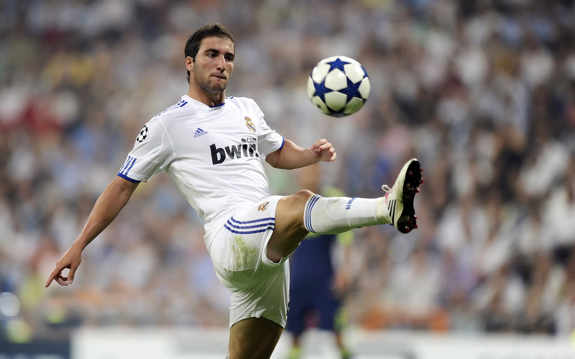 绝杀与惊艳，法兰西之夜，两个赛场的东方回响